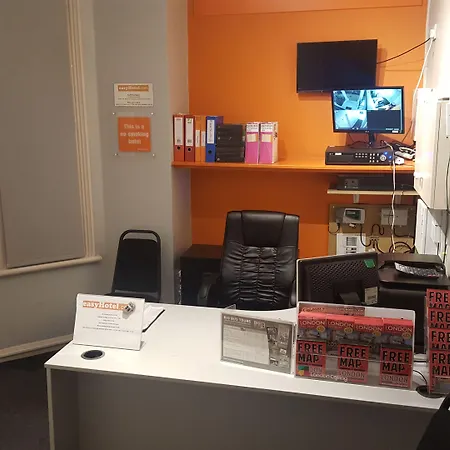 Easyhotel South Kensington-3